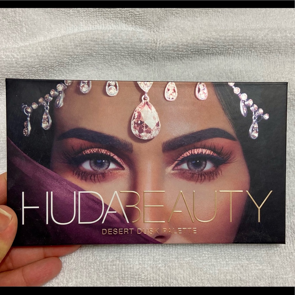 Huda Beauty Desert Dusk Palette
